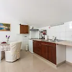 Song Konukevi